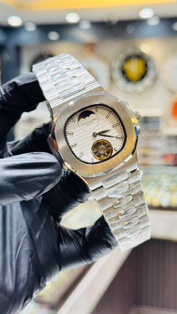 Patek Philippe Nautilus Moon & Pendulum Automatic Sapphic Glass 1 Year Warranty