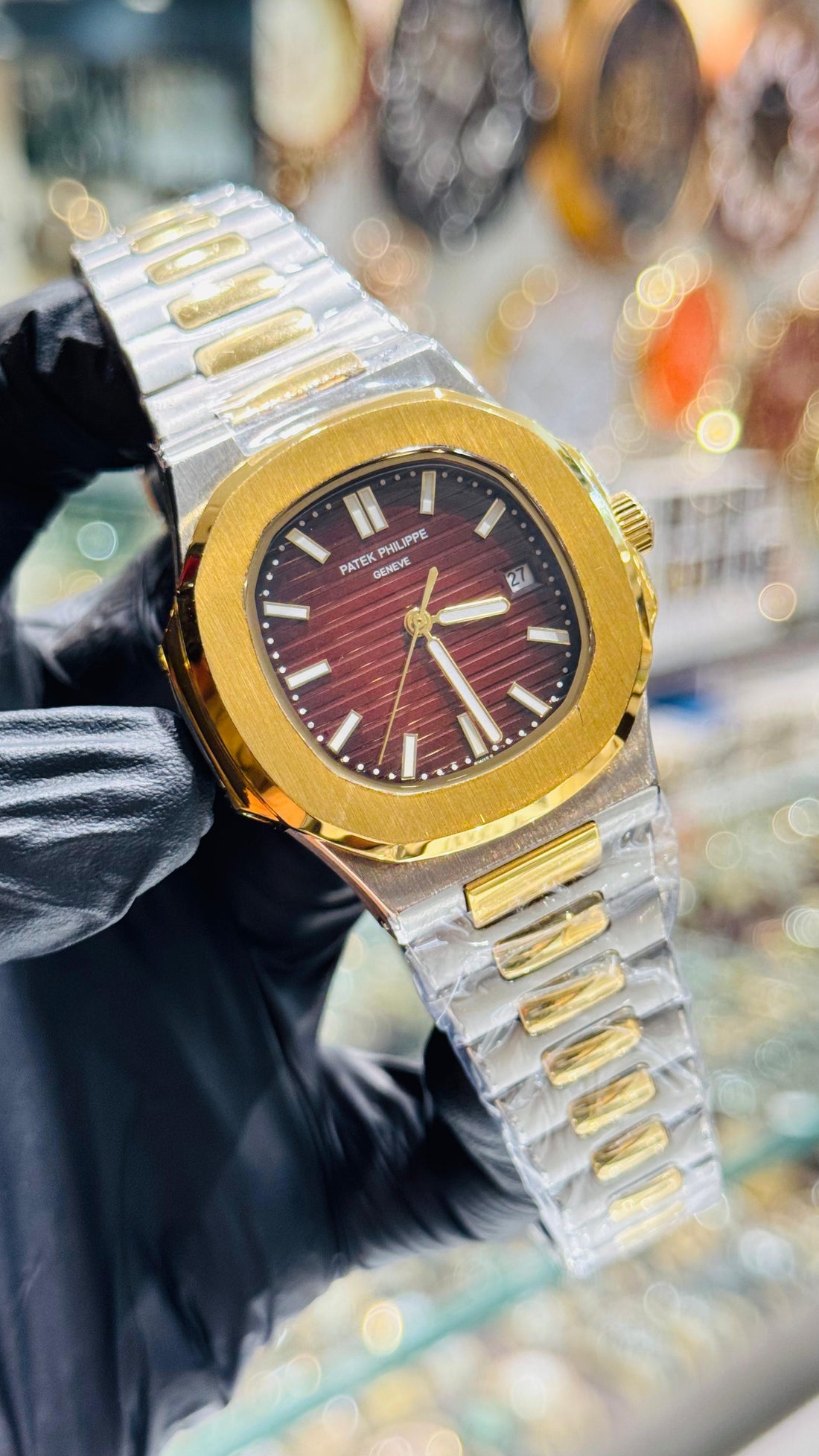 Patek Philippe Nautilus Tow Tone Master Grade Automatic Sapphire Glass 1 Year Warranty