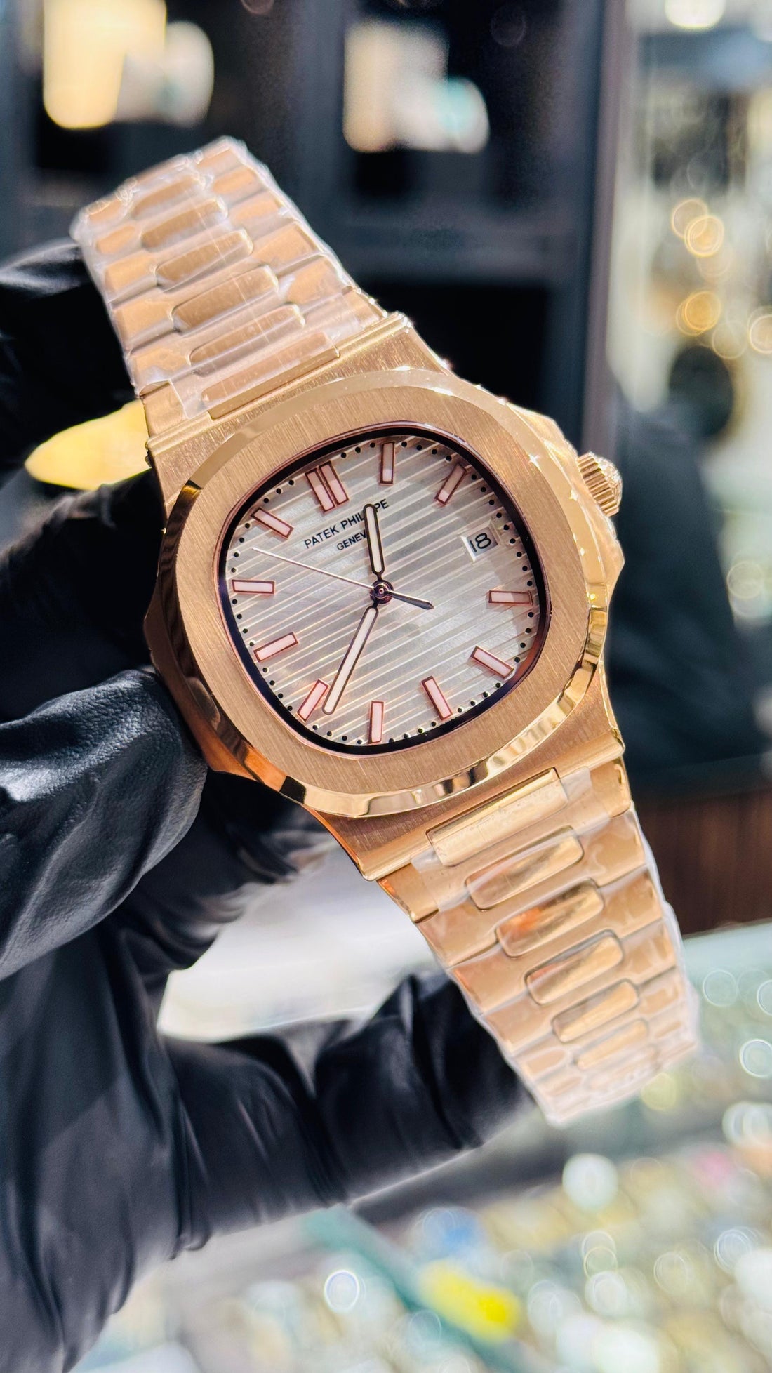 Patek Philippe Nautilus Rose Gold Master Grade Automatic Sapphire Glass 1 Year Warranty